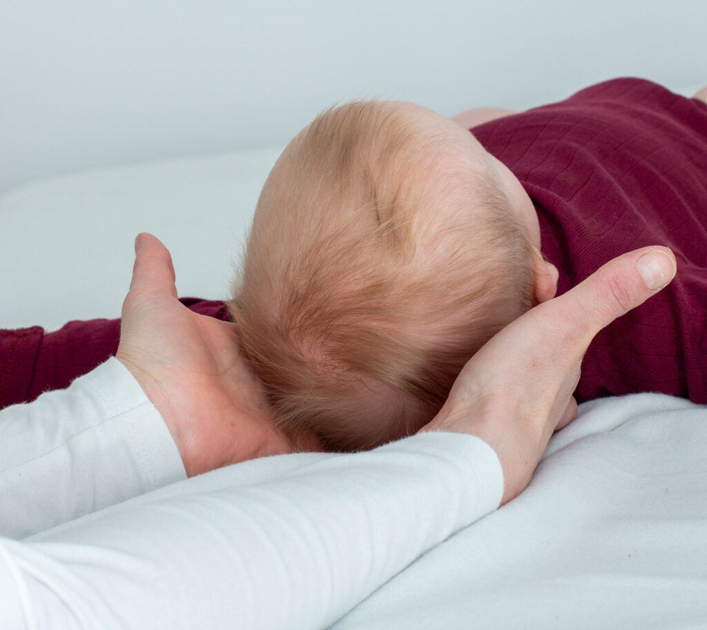 Praxis für Naturheilkunde und Osteopathie in München Sendling, Spannungen Auflösen Babys kleine Kinder